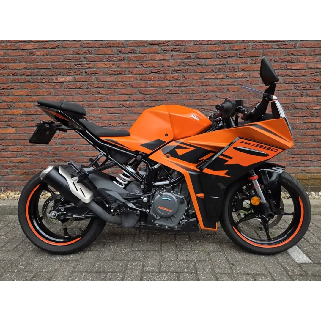 KTM RC 390 (2023) — foto 1