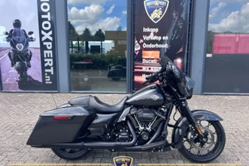 Harley-Davidson Street Glide (2022)