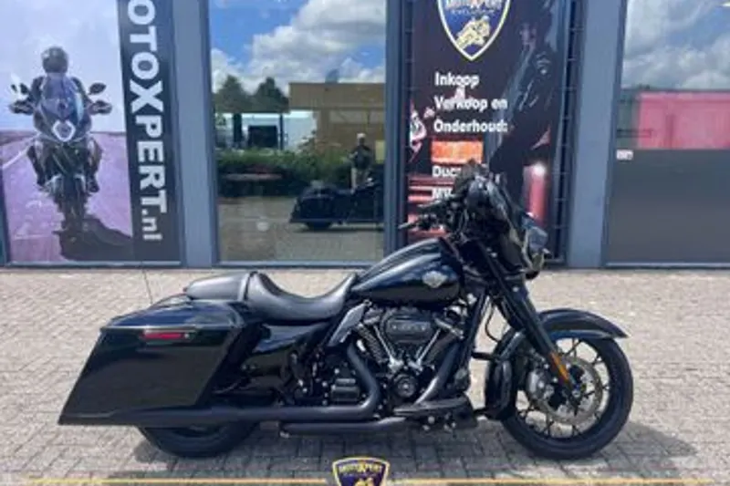 Harley-Davidson Street Glide (2023)