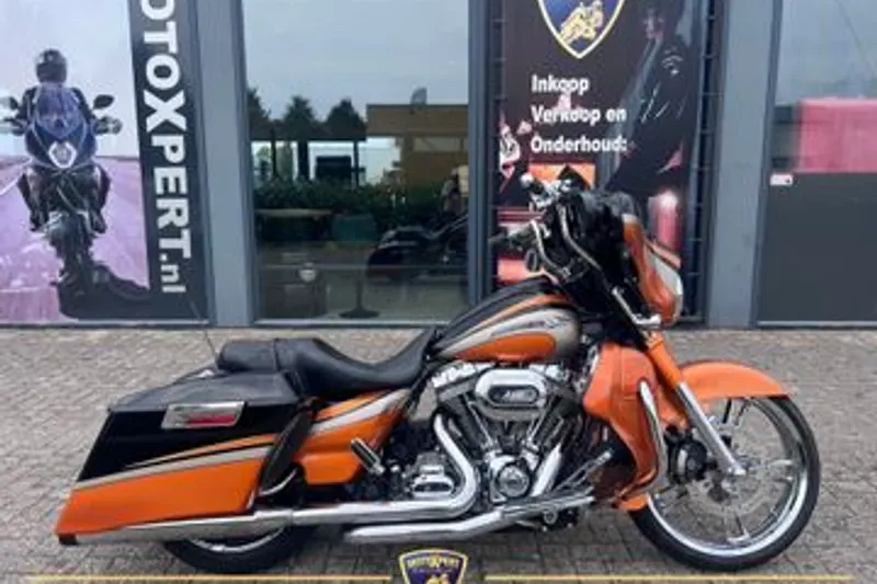 Harley-Davidson Street Glide (2011)