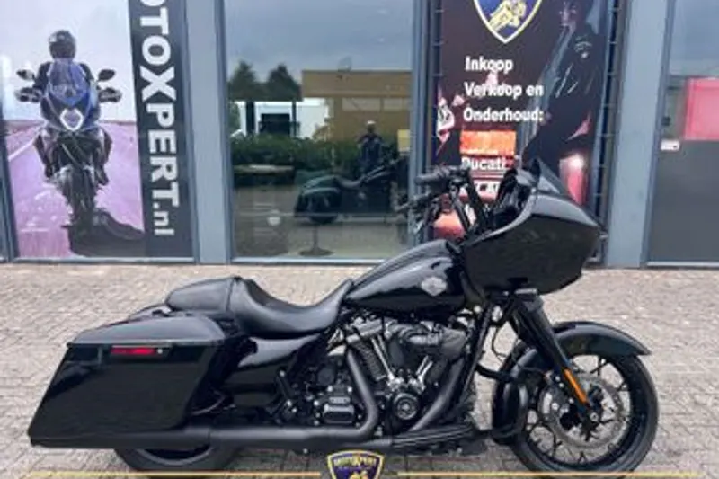 Harley-Davidson Road Glide (2021)