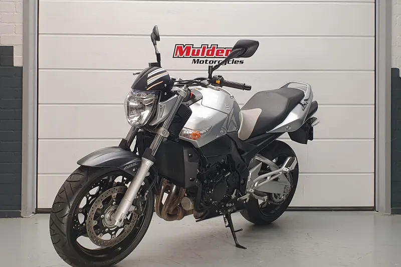 Suzuki GSR600 (2010)