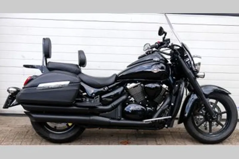 Suzuki C1500 Black Touring (2013)