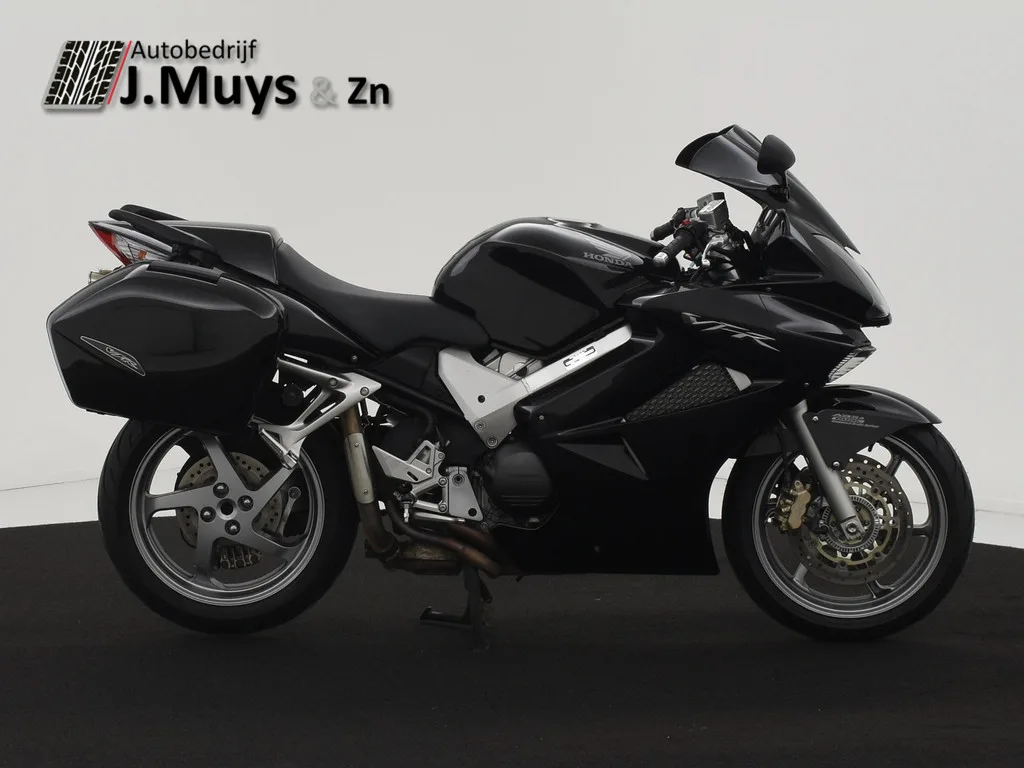 Honda VFR 800 FI (2006) — foto 1