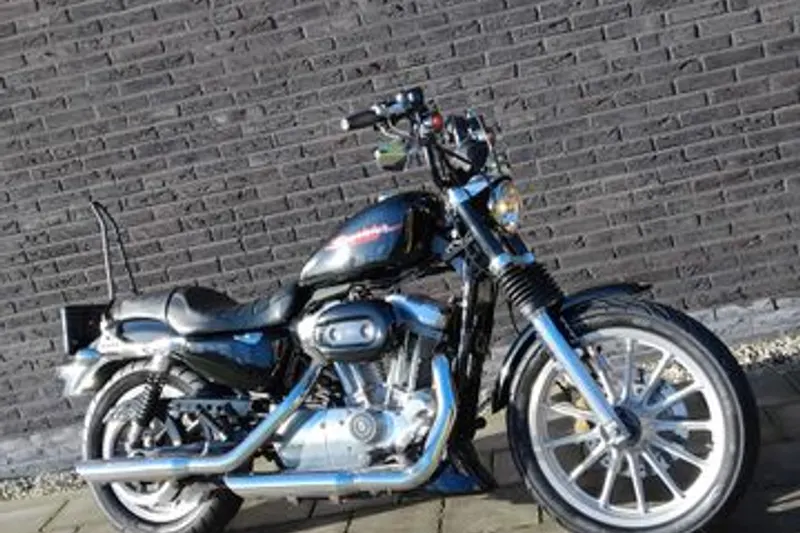 HARLEY-DAVIDSON SPORTSTER XL 883 R (2007)