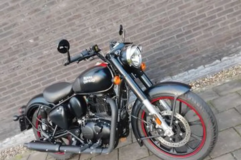 Royal Enfield Classic 350 (2024)