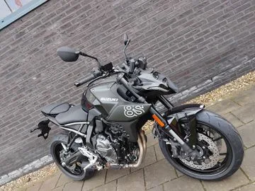 Suzuki GSX-8S (2026) — foto 1