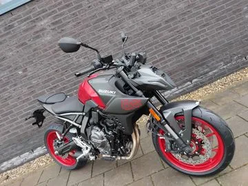 Suzuki GSX-8S (2026) — foto 1