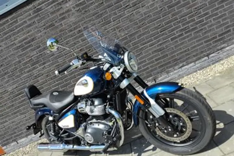 Royal Enfield Super Meteor 650 (2024)