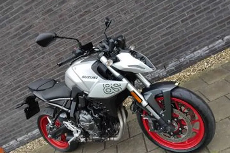 Suzuki GSX-8S (2025)