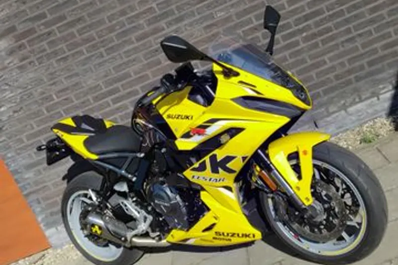 Suzuki GSX-8R (2025)
