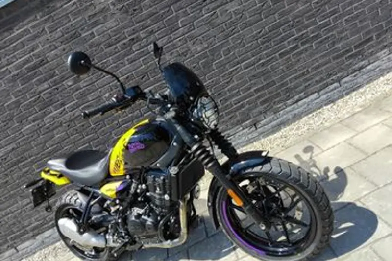 Royal Enfield Guerrilla 450 (2025)