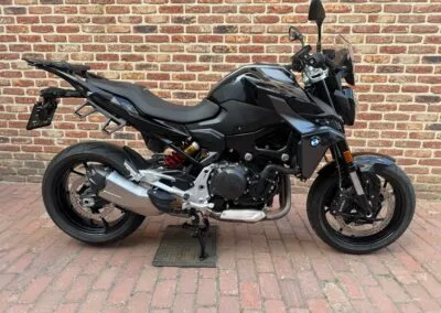 BMW F 900 R (2024) — foto 1