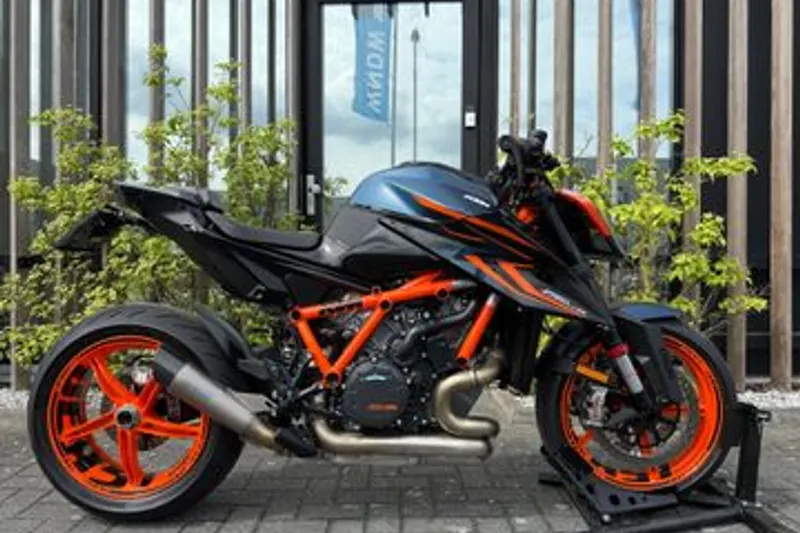 KTM 1290 Super Duke (2024)