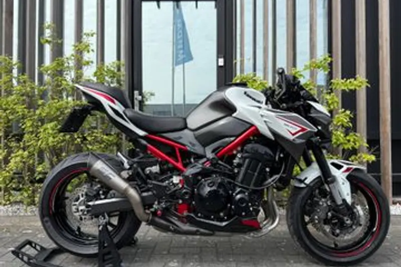 Kawasaki Z900 (2022)