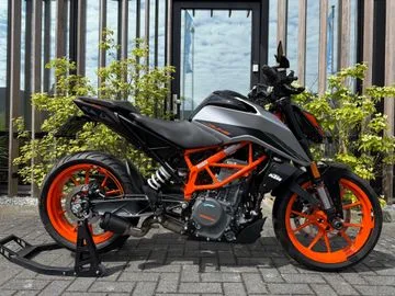 KTM 390 Duke (2025) — foto 1