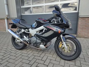 Honda VTR1000F FIRESTORM (1997) — foto 1