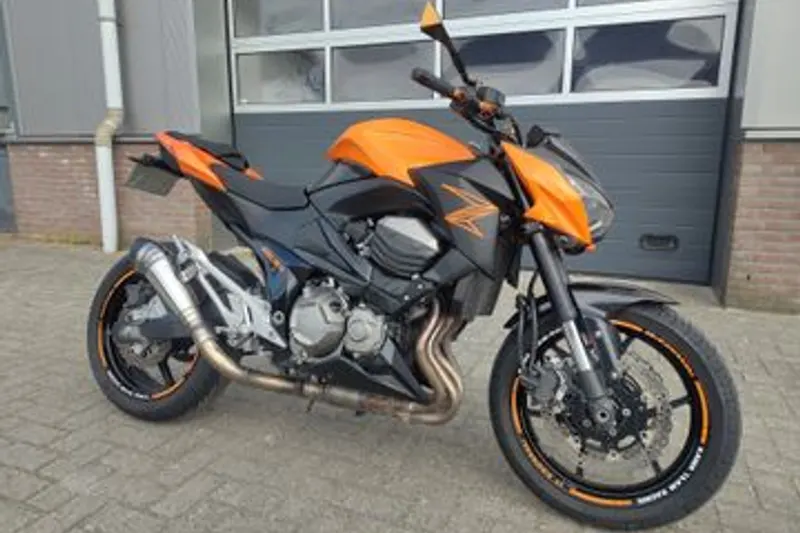 KAWASAKI Z800 (2013)