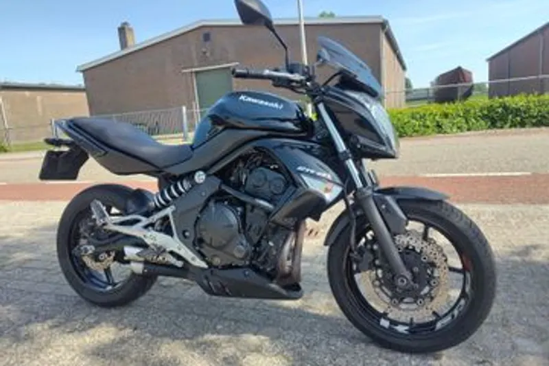 KAWASAKI ER6N (2011)