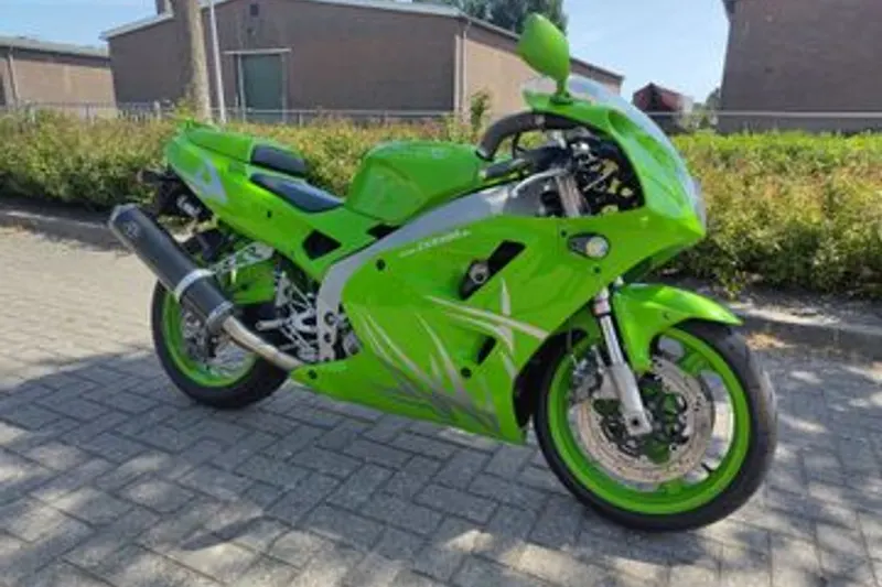 KAWASAKI ZXR400 (1997)