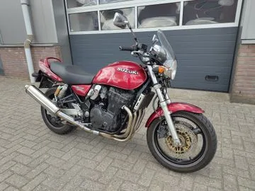 Suzuki GSX 750 Inazuma (2000) — foto 1