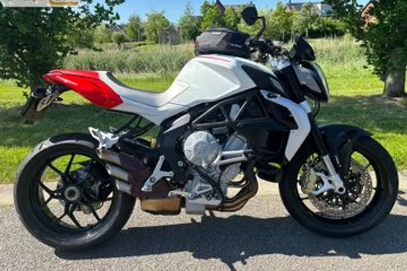 MV Agusta Brutale 800 (2015)
