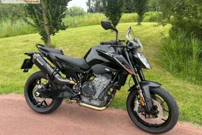 KTM 890 Duke (2022)