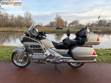 Honda GL 1800 Goldwing Touring Deluxe (2003) — foto 1