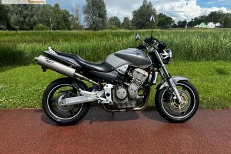 Honda CB 900 F HORNET (2002)