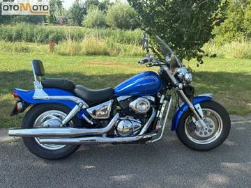 Suzuki VZ 800 Marauder (2001) — foto 1