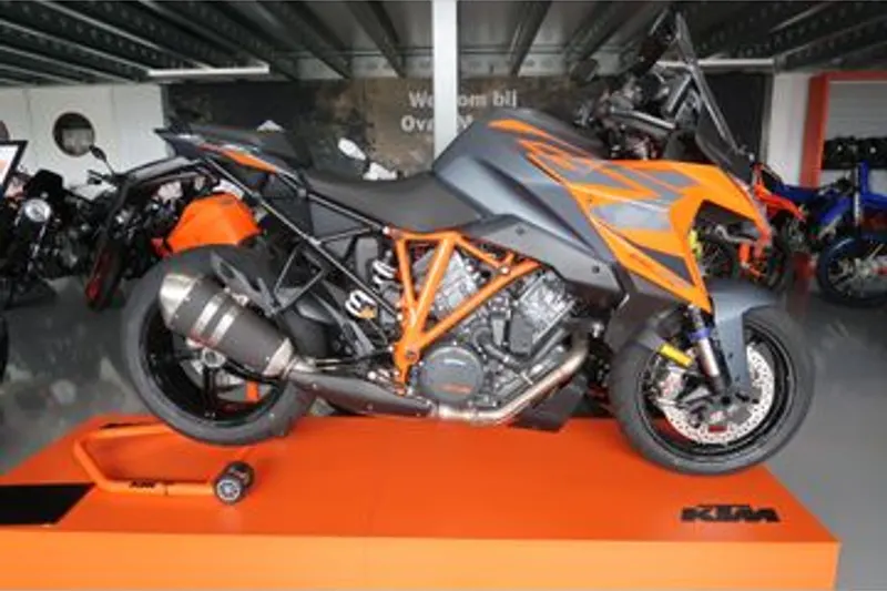 KTM 1290 Super Duke (2024)