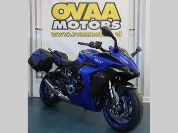 Suzuki GSX-S1000GT (2026) — foto 1