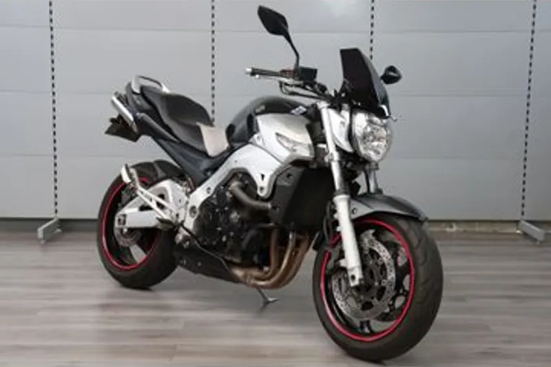 Suzuki GSR600 (2006)