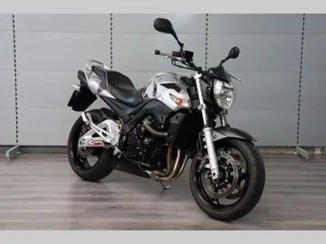 Suzuki GSR600 (2007) — foto 1