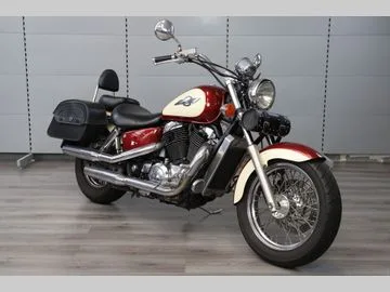 Honda VT 1100 (1997) — foto 1