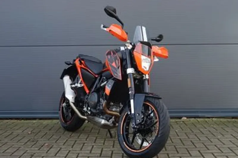 KTM 690 Duke (2016)