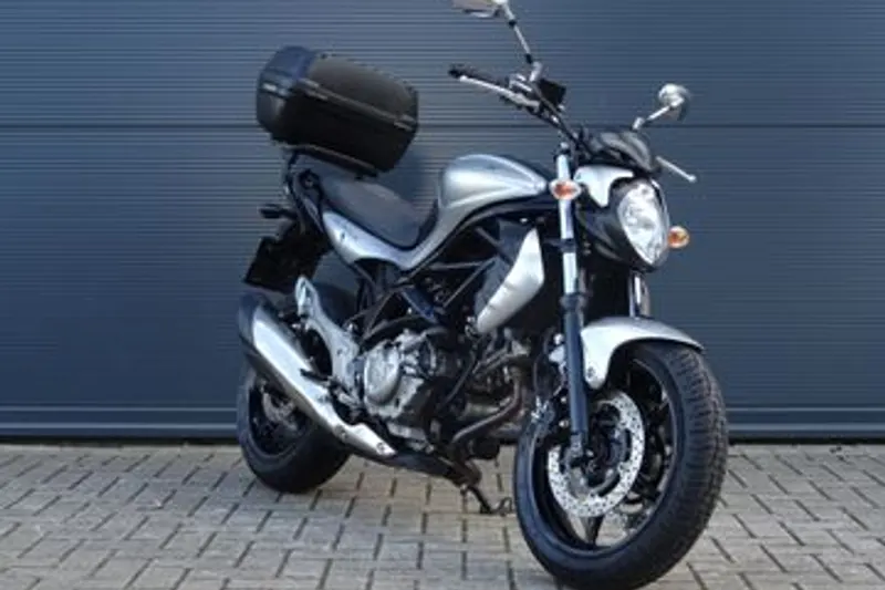 Suzuki Gladius (2013)