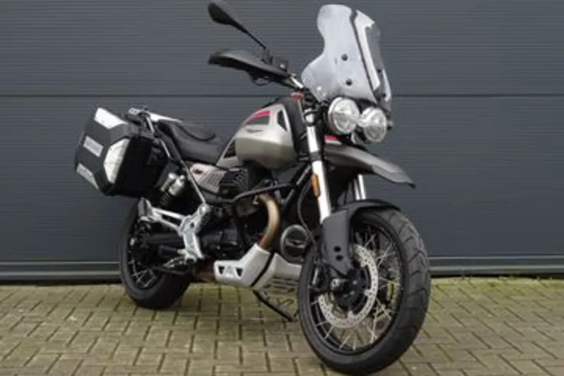 Moto Guzzi V85 TT (2023)