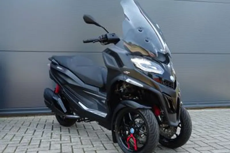 Piaggio MP3 400 HPE Sport (2025)