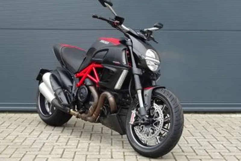 Ducati Diavel (2011)