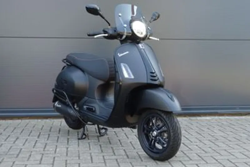 Vespa GTS 300 (2024)