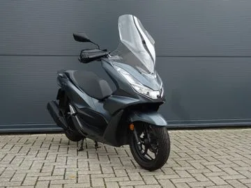 Honda PCX 125 (2022) — foto 1