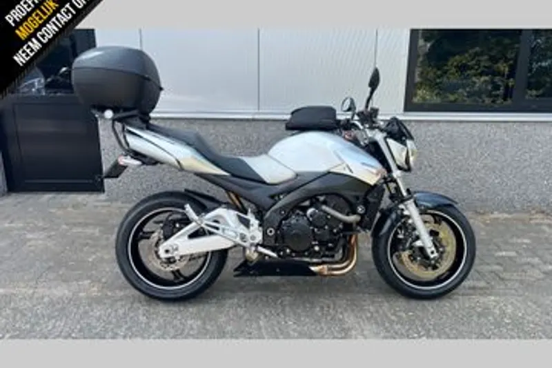 Suzuki GSR600 (2008)