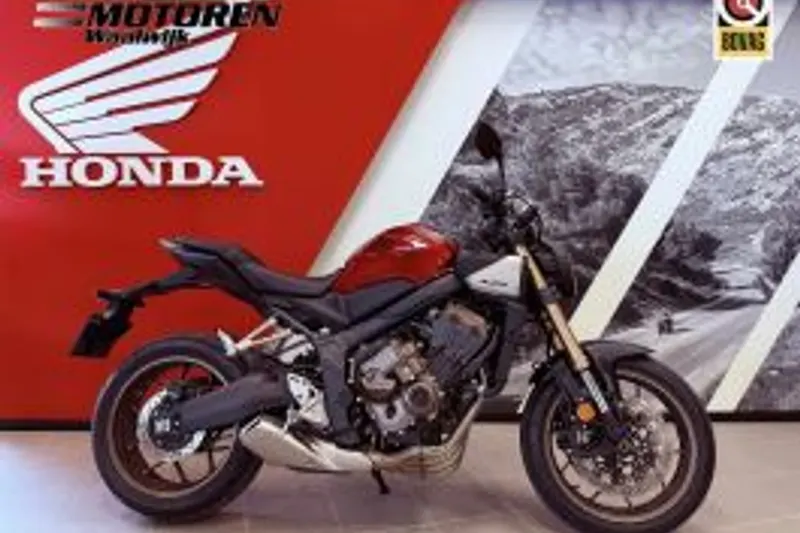 Honda CB 650 RACR E-Clutch (2025)