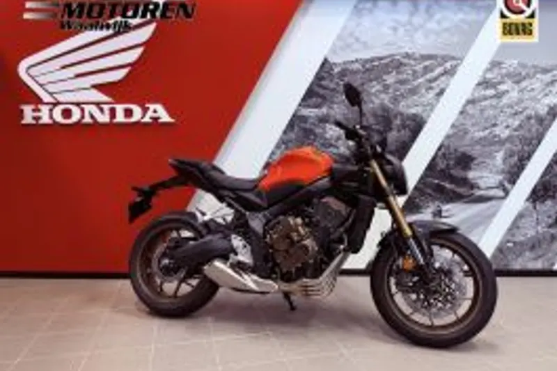 Honda CB 650 RACT E-Clutch (2026)