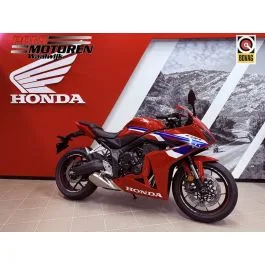Honda CBR 650 RACT E-Clutch (2026) — foto 1
