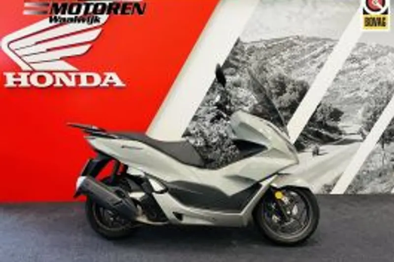 Honda WW 125 AP PCX 125 (2023)