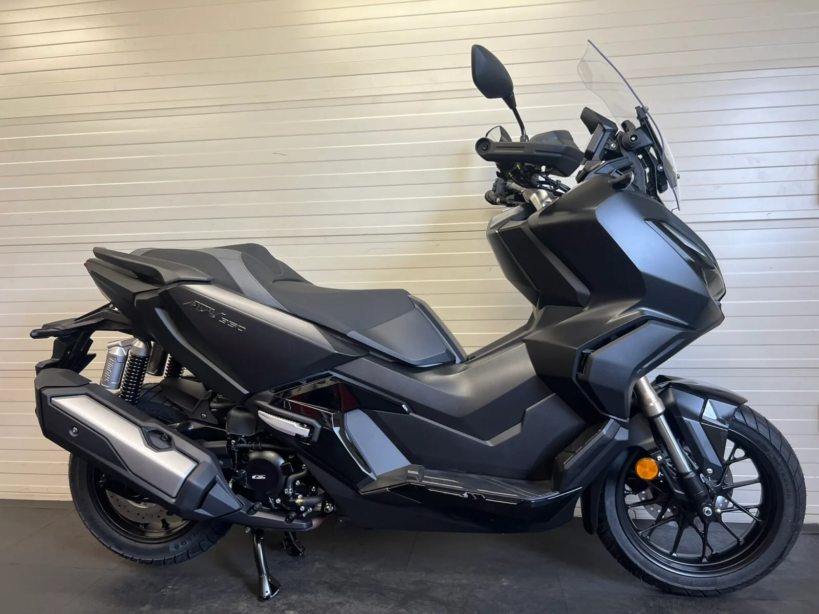 Honda ADV 350 350 (0) — foto 1