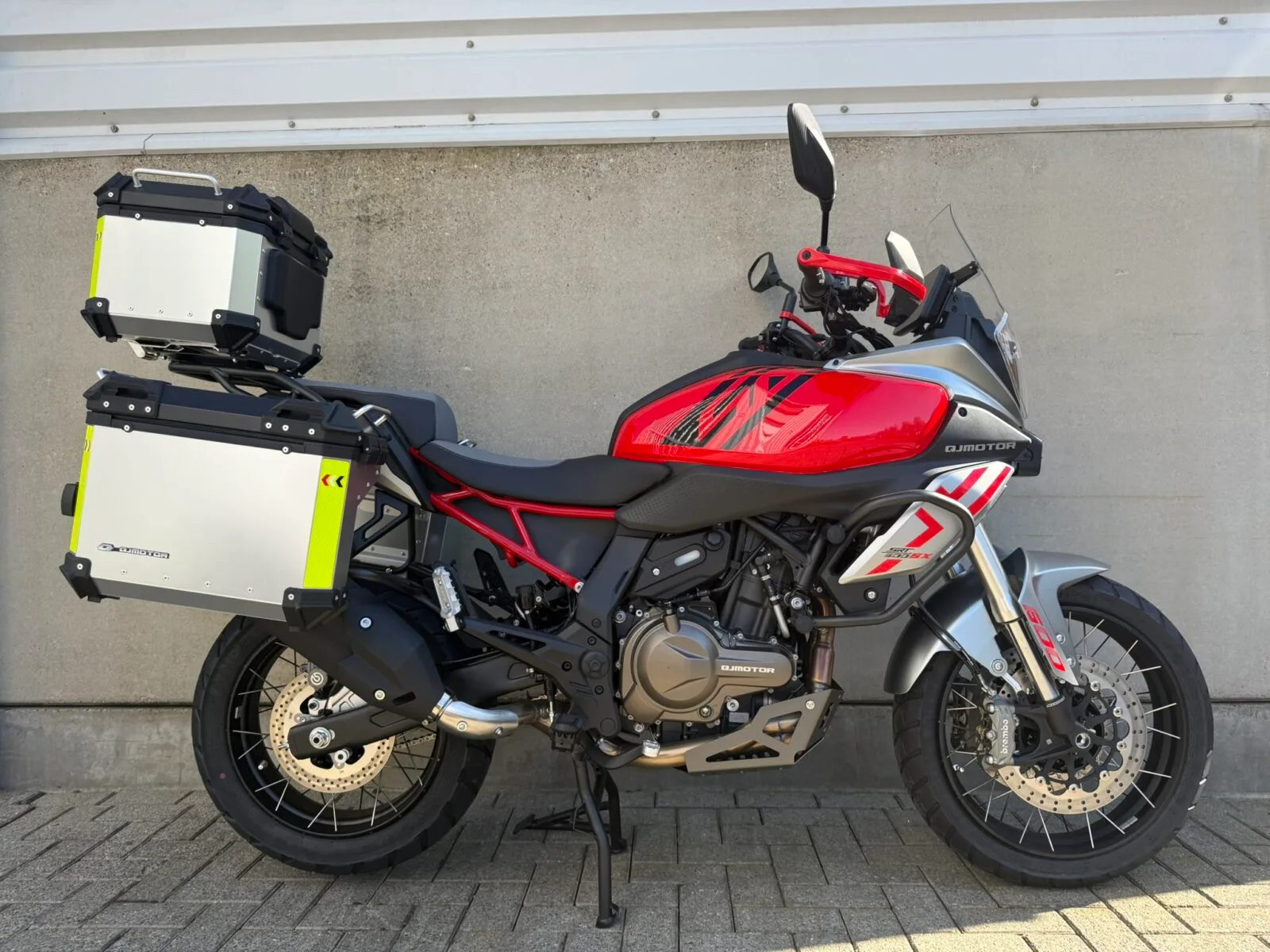QJ Motor SRT 600 SX Touring (2026) — foto 1