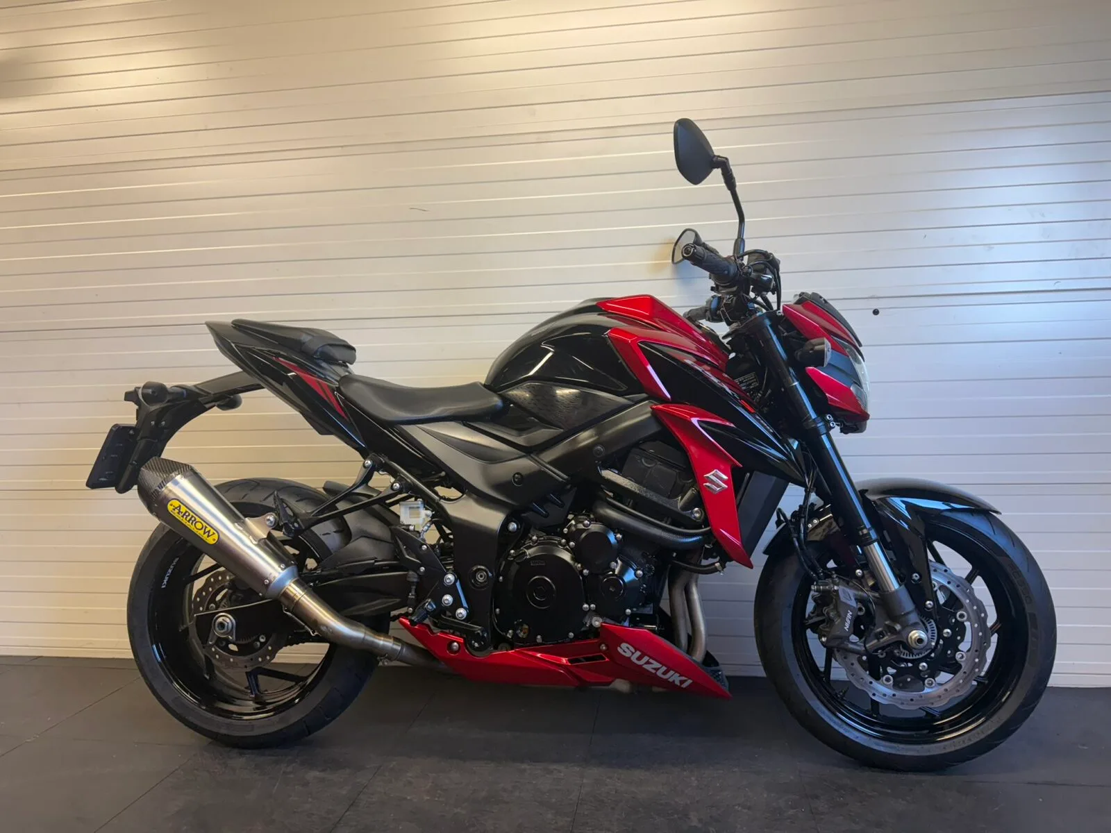 Suzuki GSX-S750 (2019) — foto 1